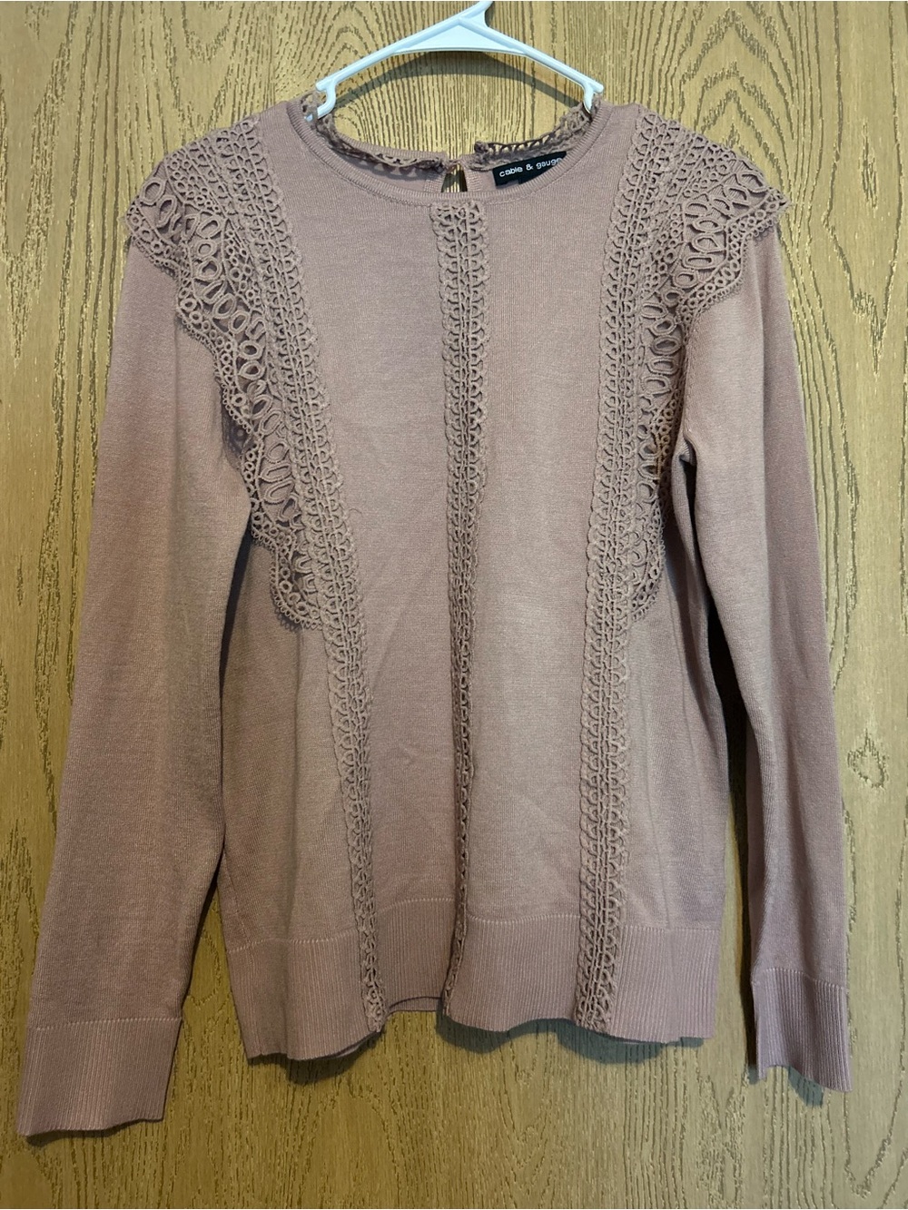 Cable & Gauge Women's size medium Lace-Trim Crew Sweater